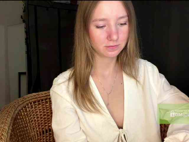 lisasmall webcam