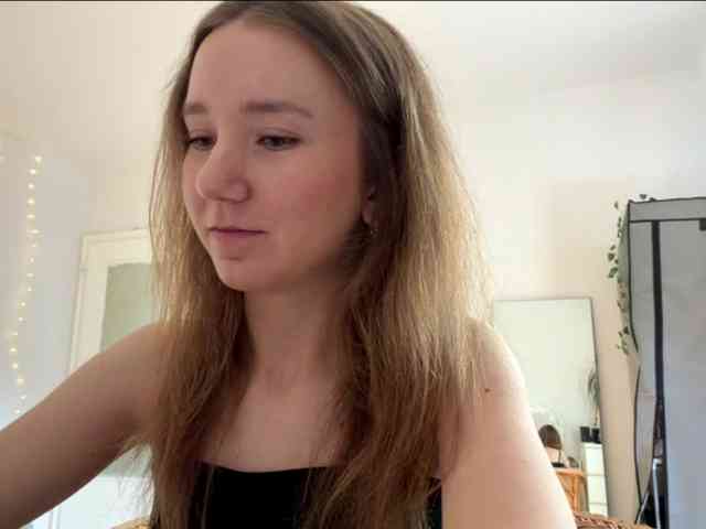 lisasmall webcam