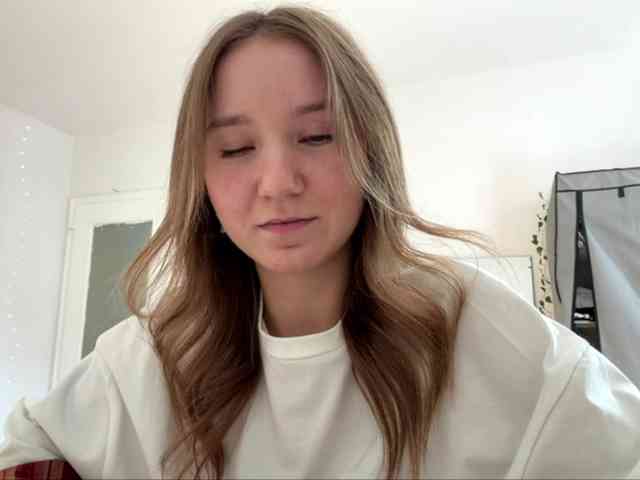 lisasmall webcam