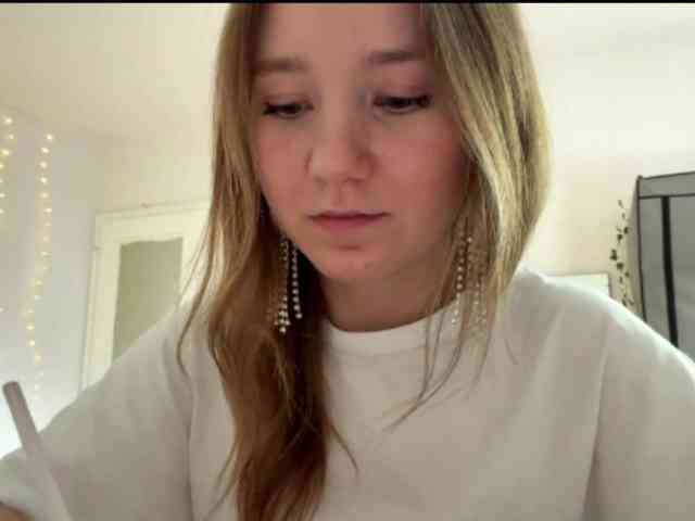 lisasmall webcam