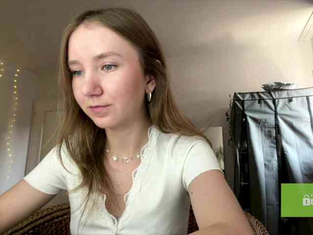 lisasmall webcam