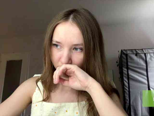 lisasmall webcam