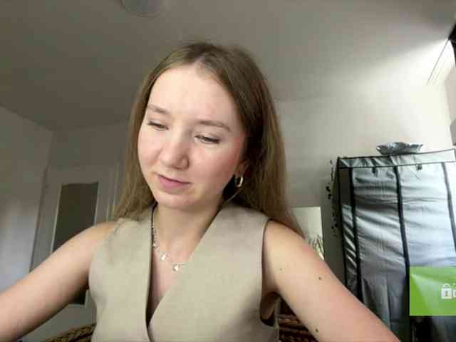 lisasmall webcam