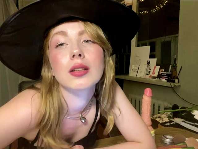 Oxana-3 live cam on BongaCams