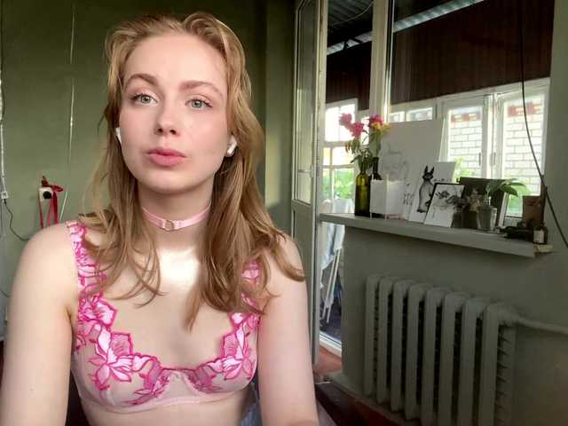Oxana-3 live cam on BongaCams