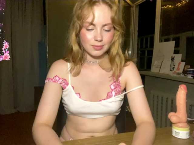 Oxana-3 live cam on BongaCams