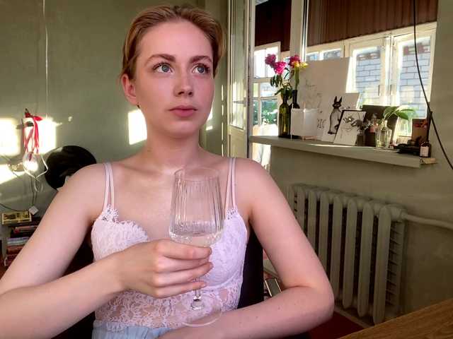 Oxana-3 live cam on BongaCams