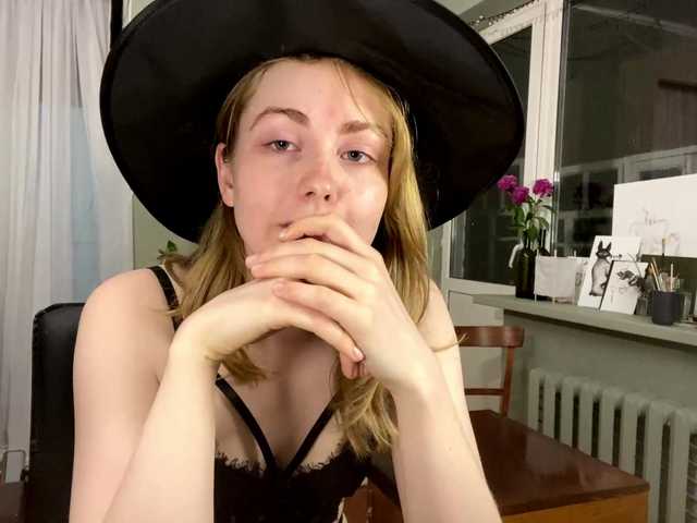 Oxana-3 live cam on BongaCams