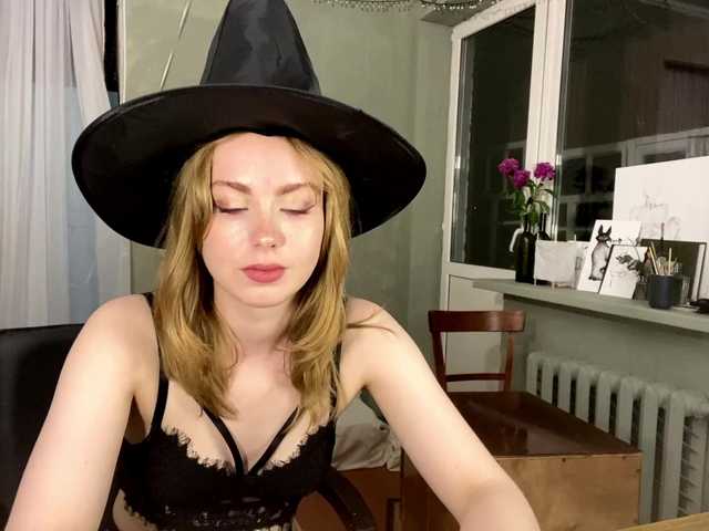Oxana-3 live cam on BongaCams