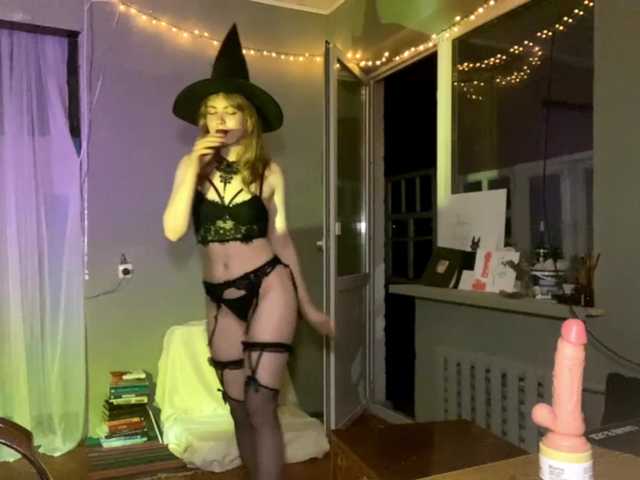 Oxana-3 live cam on BongaCams
