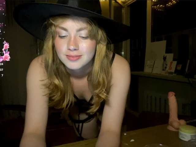 Oxana-3 live cam on BongaCams