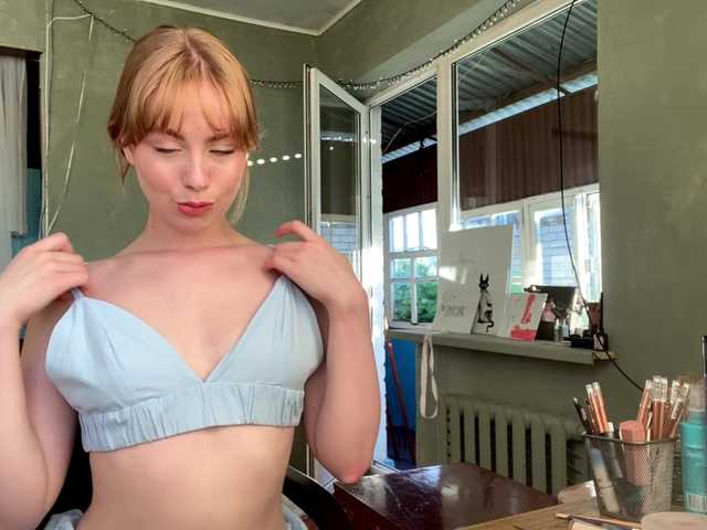 Oxana-3 live cam on BongaCams