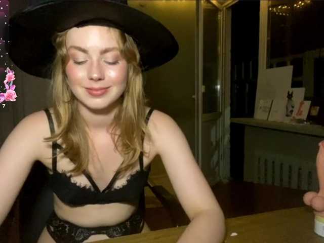 Oxana-3 live cam on BongaCams