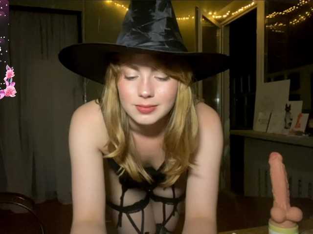 Oxana-3 live cam on BongaCams