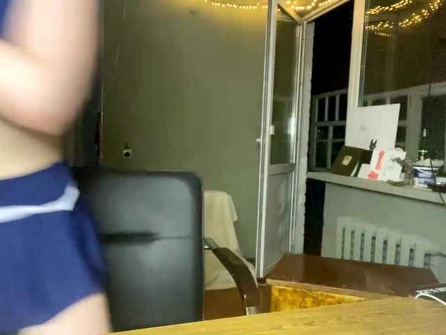 Oxana-3 live cam on BongaCams
