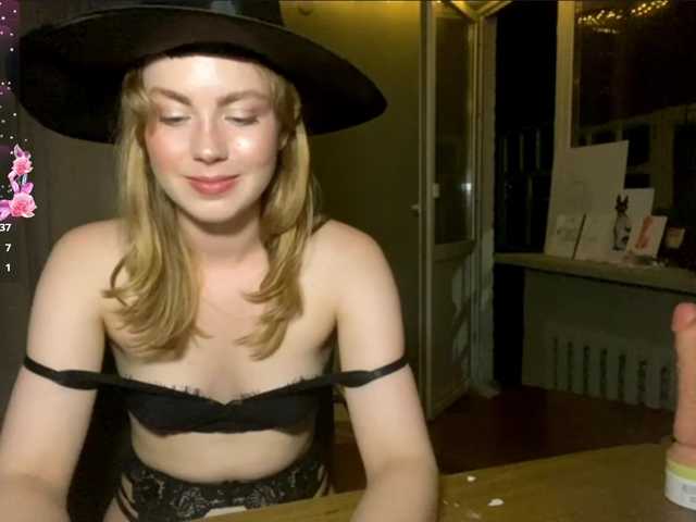Oxana-3 live cam on BongaCams
