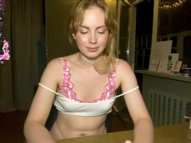 Oxana-3 live cam on BongaCams