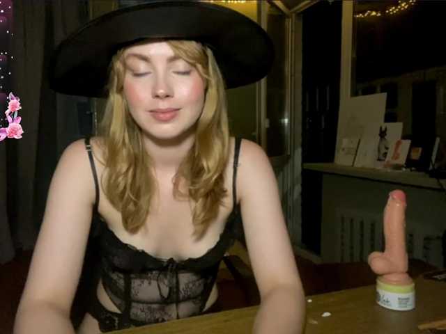 Oxana-3 live cam on BongaCams