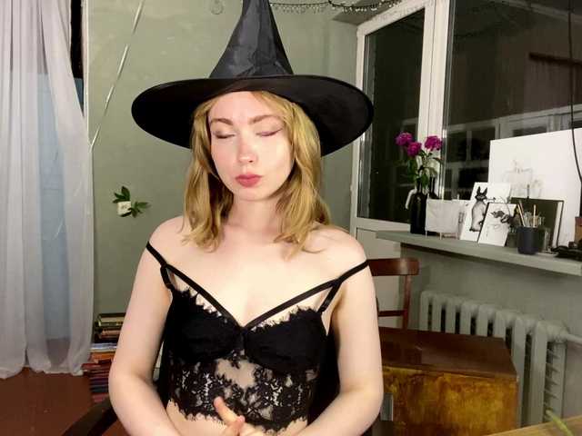 Oxana-3 live cam on BongaCams