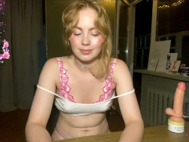 Oxana-3 live cam on BongaCams
