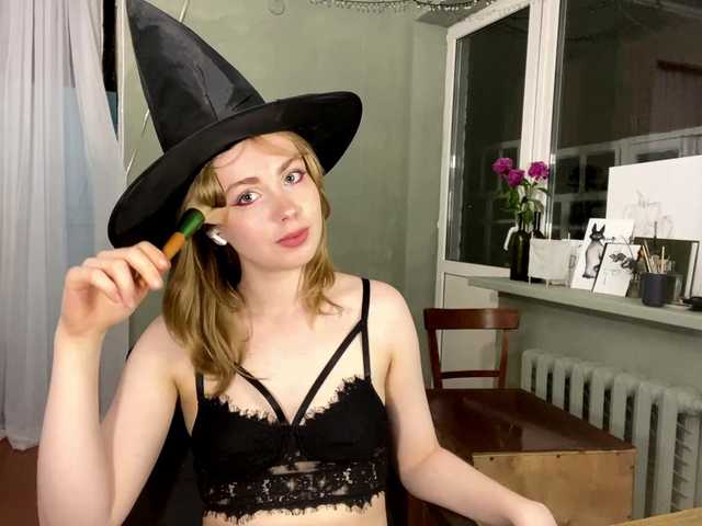 Oxana-3 live cam on BongaCams
