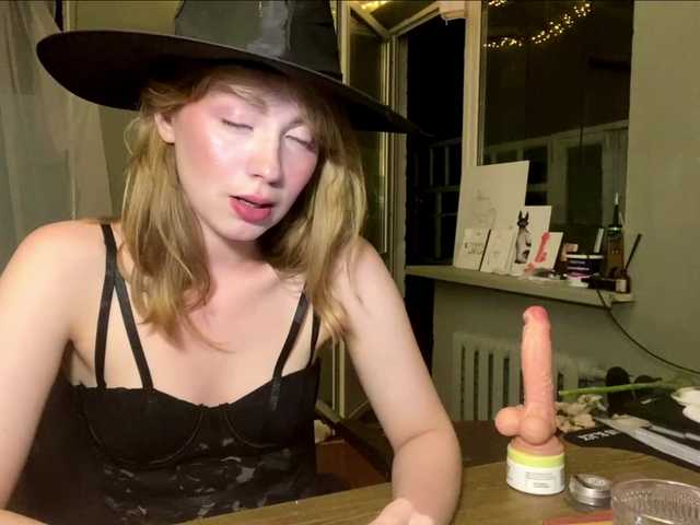 Oxana-3 live cam on BongaCams