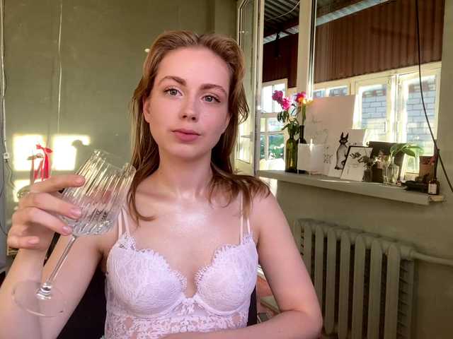 Oxana-3 live cam on BongaCams