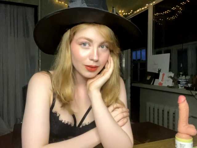 Oxana-3 live cam on BongaCams