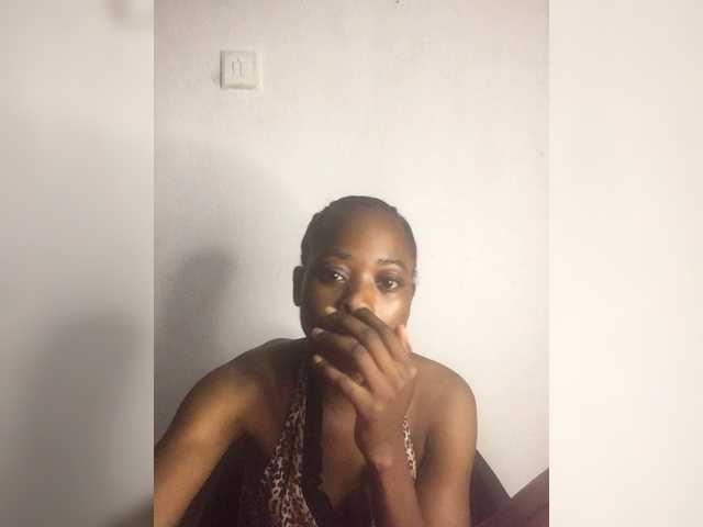 Cherryxxpussy live cam on BongaCams