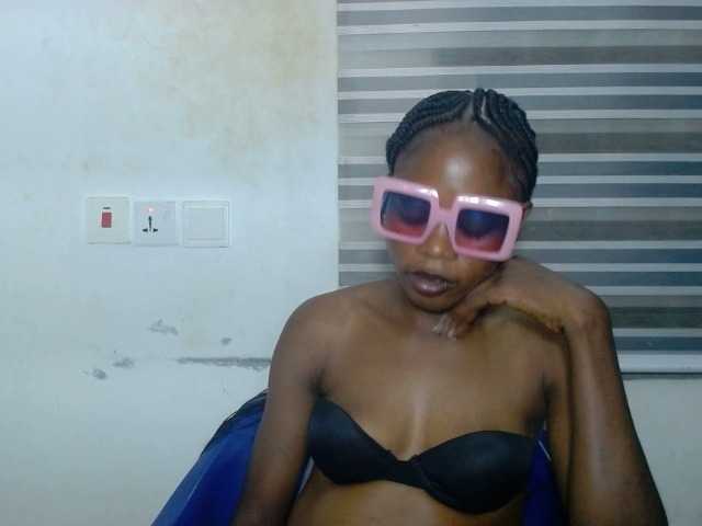 Cherryxxpussy live cam on BongaCams