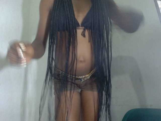 Cherryxxpussy live cam on BongaCams
