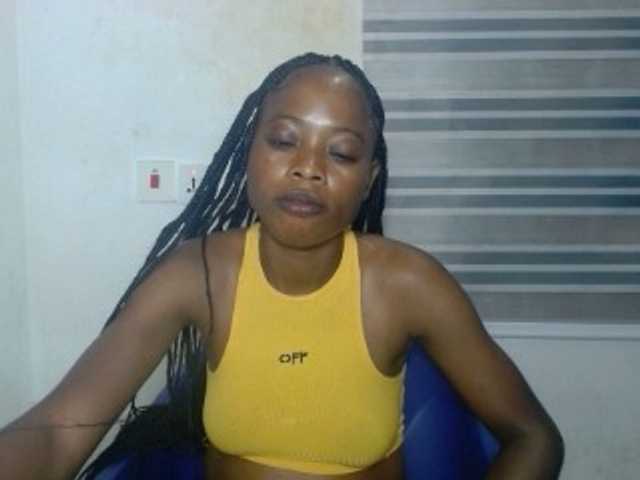Cherryxxpussy live cam on BongaCams