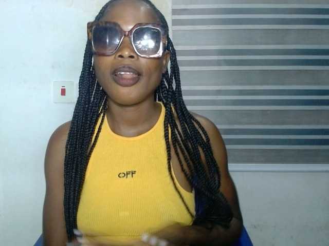 Cherryxxpussy live cam on BongaCams