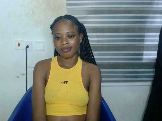 Cherryxxpussy live cam on BongaCams