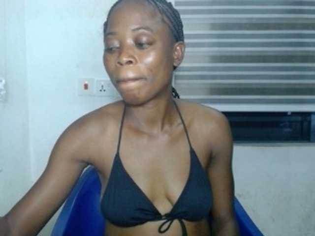 Cherryxxpussy live cam on BongaCams