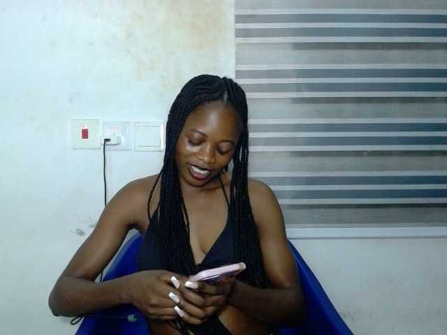 Cherryxxpussy live cam on BongaCams