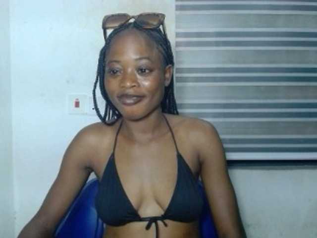 Cherryxxpussy live cam on BongaCams