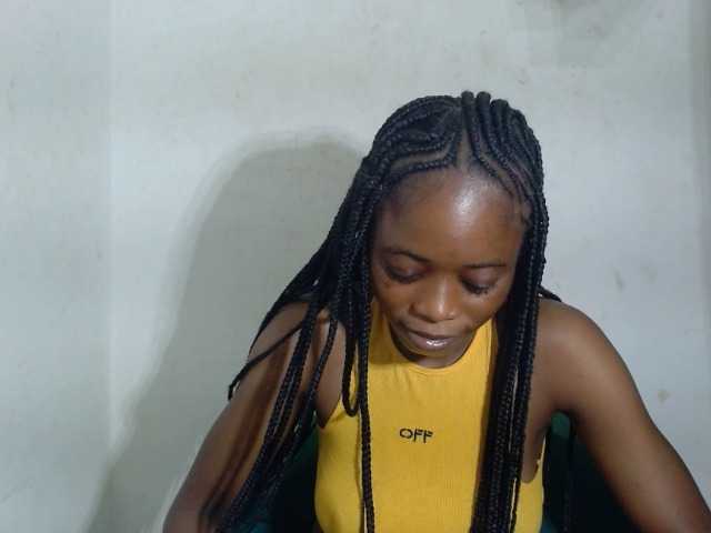 Cherryxxpussy live cam on BongaCams