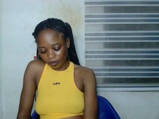 Cherryxxpussy live cam on BongaCams