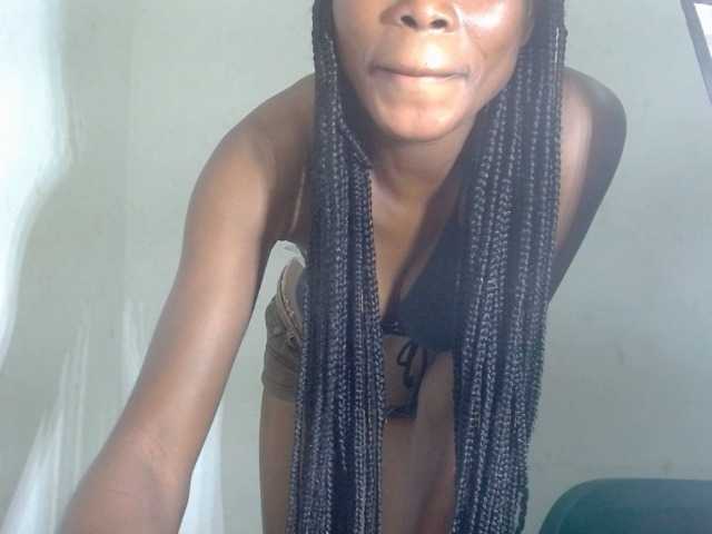 Cherryxxpussy live cam on BongaCams