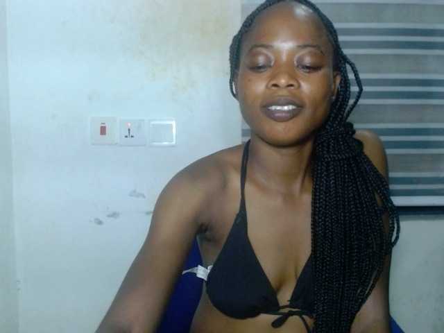 Cherryxxpussy live cam on BongaCams