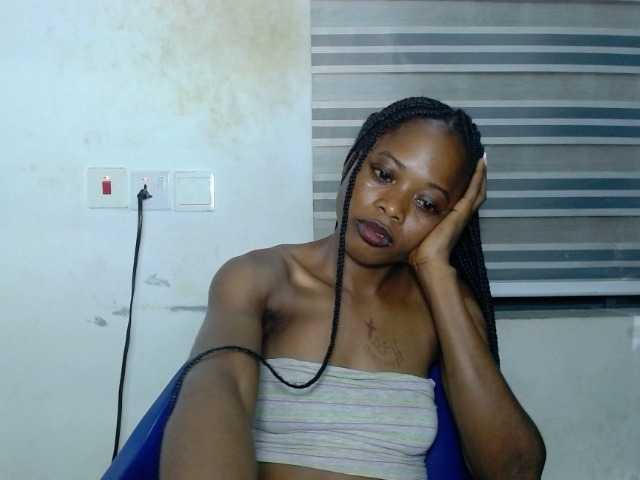 Cherryxxpussy live cam on BongaCams