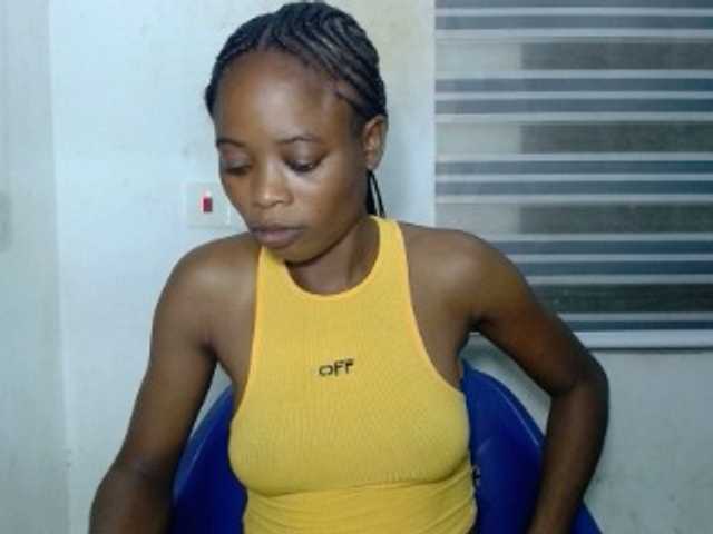 Cherryxxpussy live cam on BongaCams