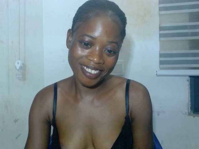 Cherryxxpussy live cam on BongaCams