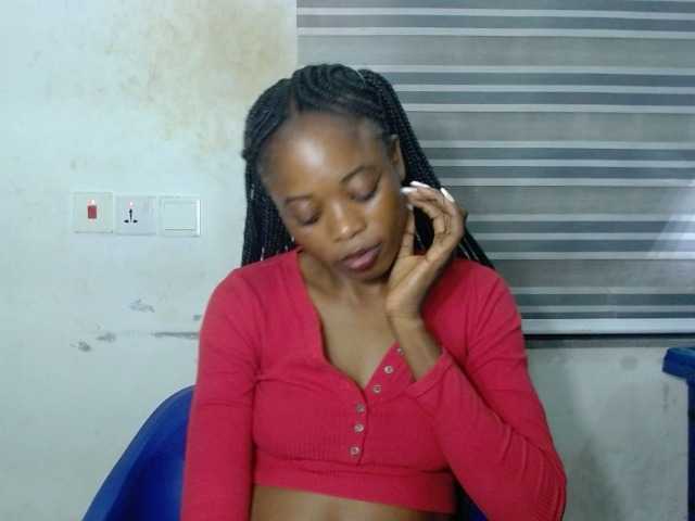 Cherryxxpussy live cam on BongaCams
