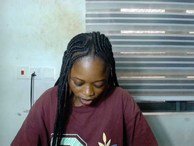 Cherryxxpussy live cam on BongaCams