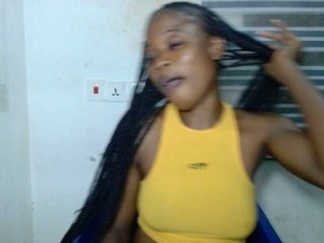 Cherryxxpussy live cam on BongaCams