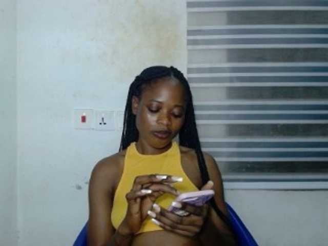 Cherryxxpussy live cam on BongaCams