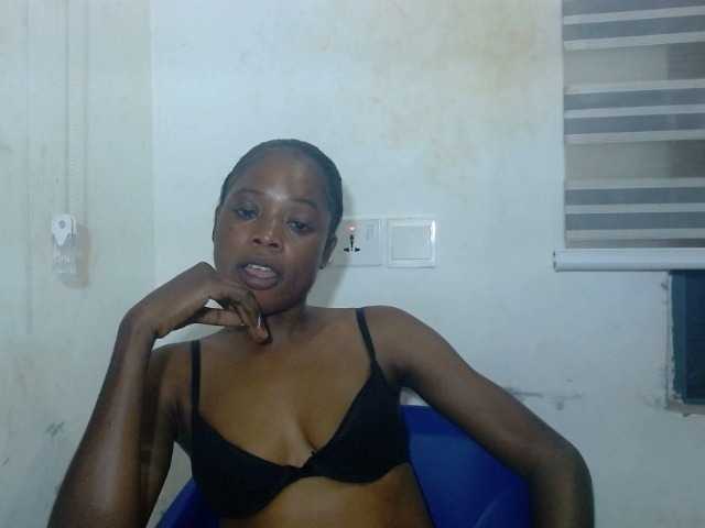 Cherryxxpussy live cam on BongaCams