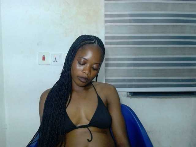 Cherryxxpussy live cam on BongaCams